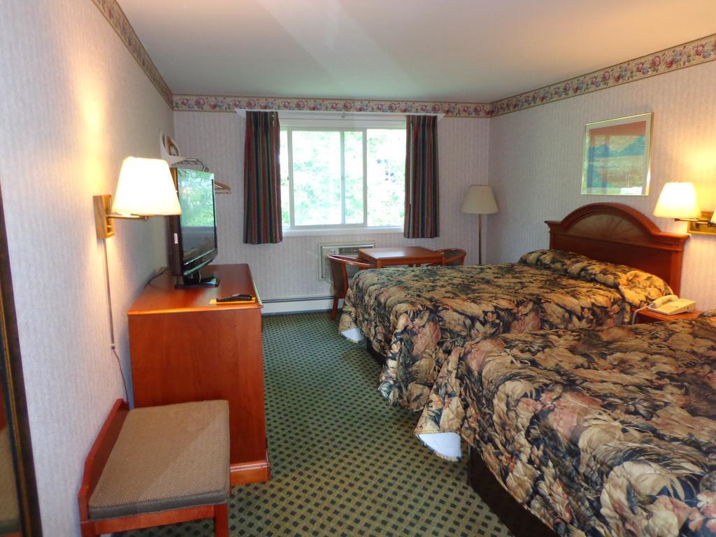 Rodeway Inn Milford - I-84 Exterior photo