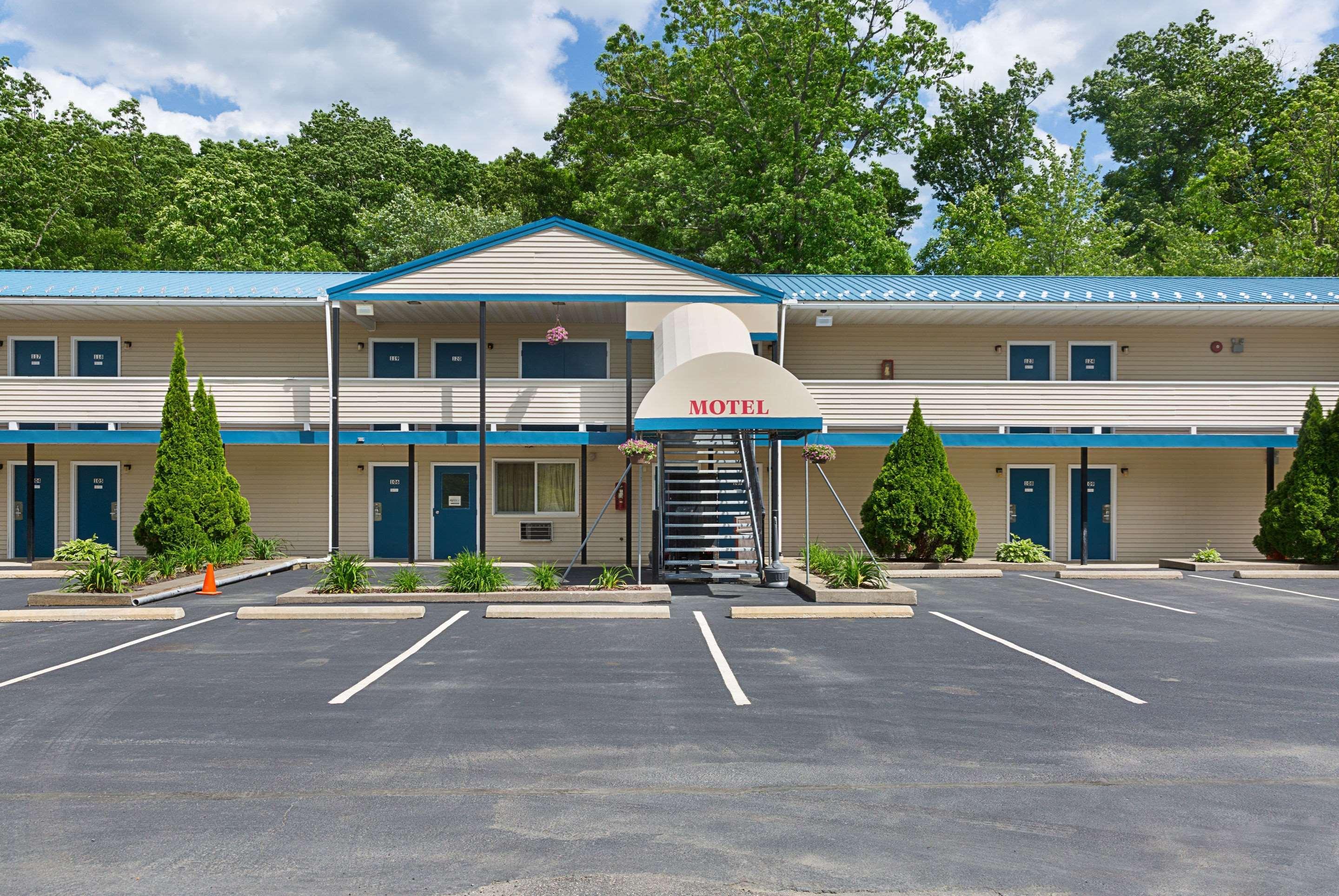 Rodeway Inn Milford - I-84 Exterior photo